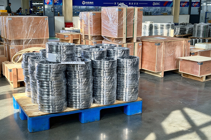 236 sets of XU080264 crossed roller bearings packed for shipment to Germany by BY Bearings 236 sets of XU080264 crossed roller bearings packed for shipment to Germany by BY Bearings